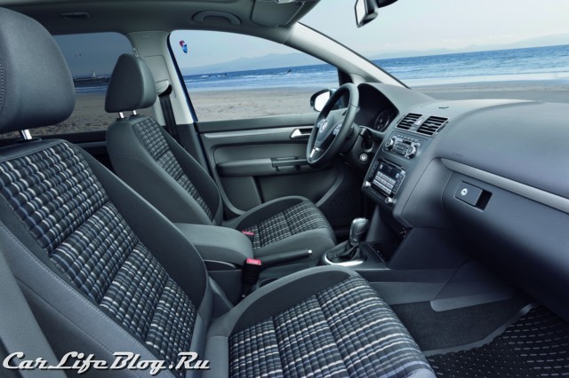 volkswagencrosstouran-03 volkswagencrosstouran-03