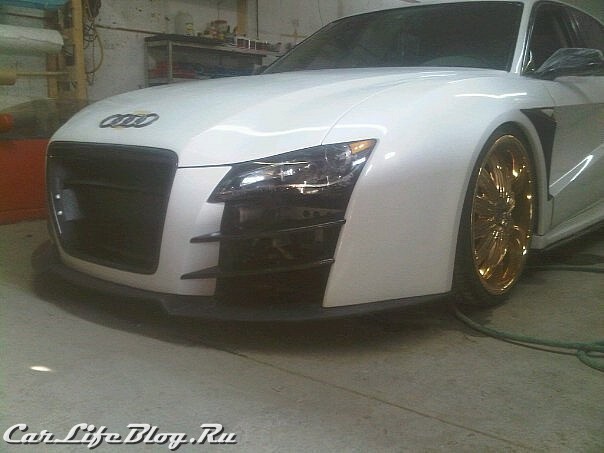 audi-r8-saloon-spotted-in-canada-medium_1 audi-r8-saloon-spotted-in-canada-medium_1