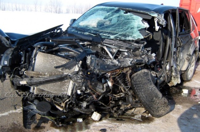 bmwx5crash-1 bmwx5crash-1